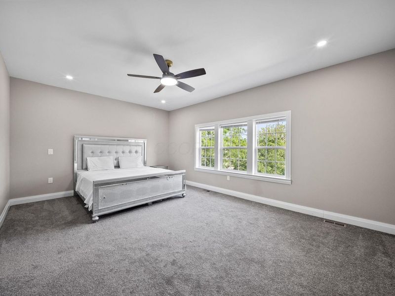 2454 Kilbourne Avenue, Columbus, OH 43229 Photo 28