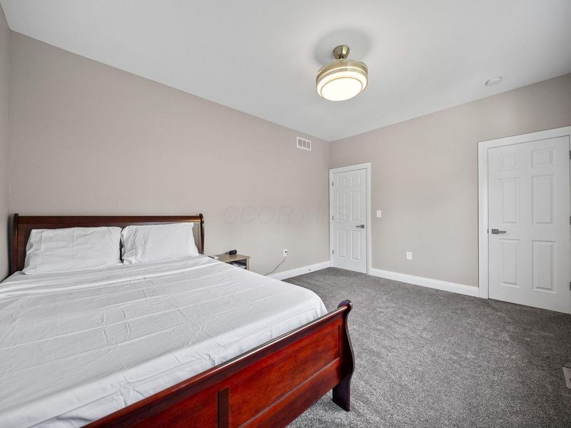 2454 Kilbourne Avenue, Columbus, OH 43229 Photo 38