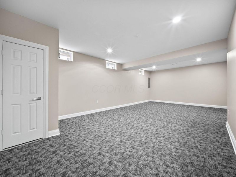 2454 Kilbourne Avenue, Columbus, OH 43229 Photo 47
