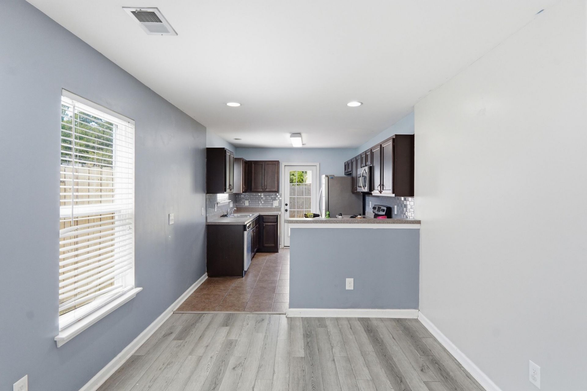 122 Tyger Street Photo 11