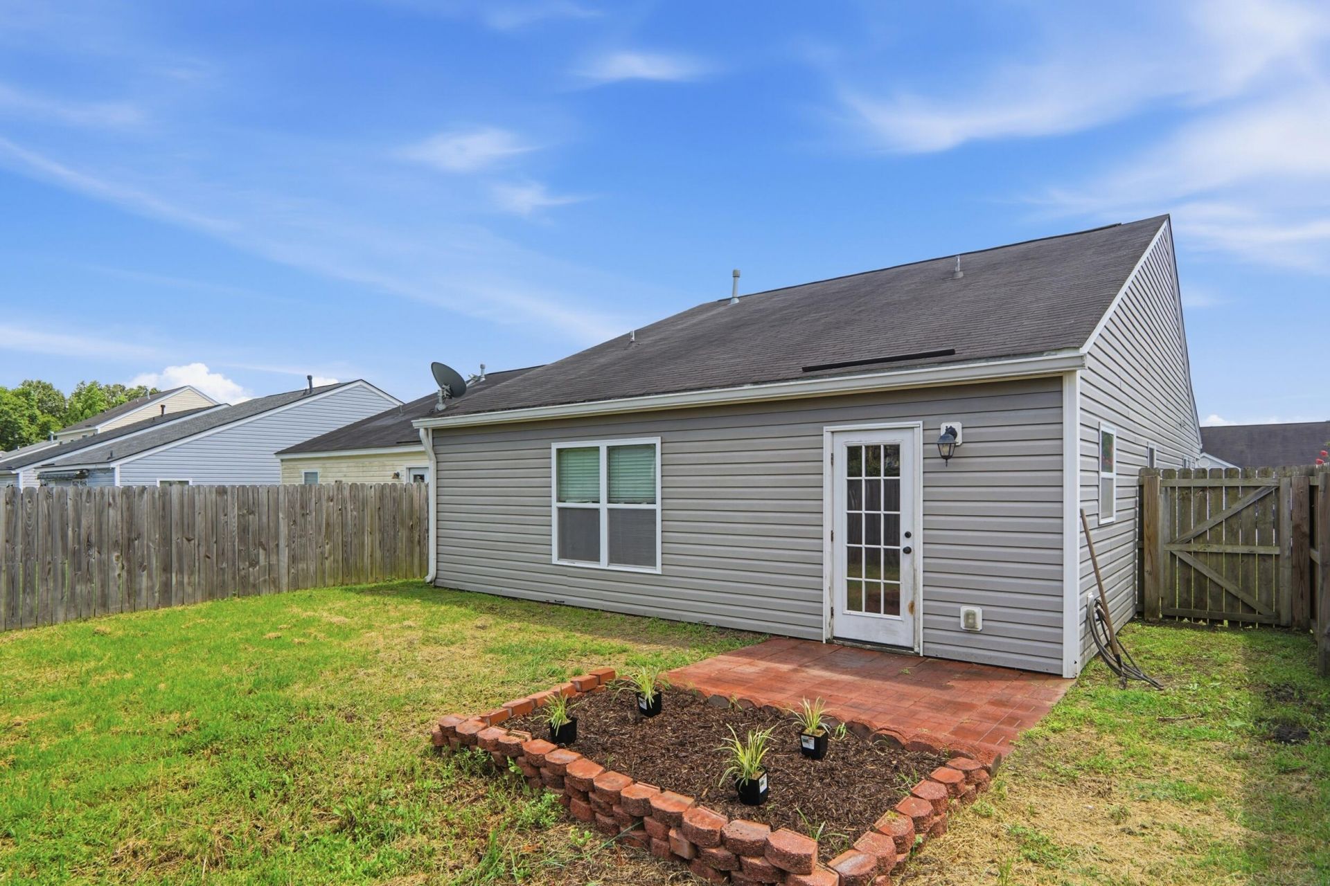 122 Tyger Street Photo 33