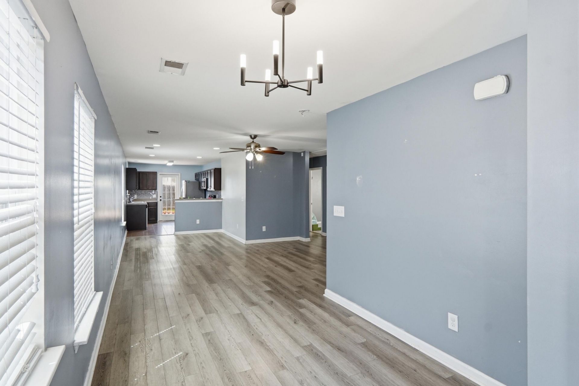 122 Tyger Street Photo 6