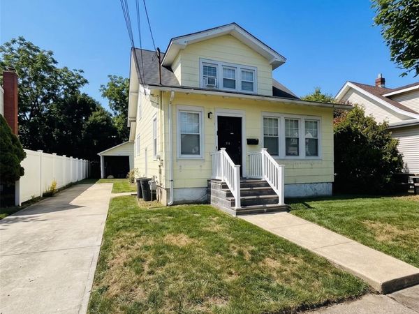 711 S Broadway, Lindenhurst, NY 11757