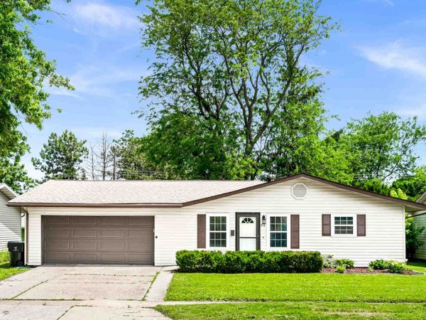 816 Mayflower Avenue , Bloomington, IL 61701