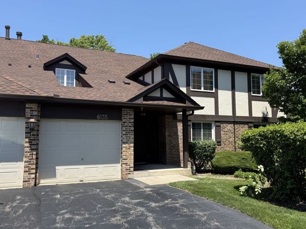 6135 Essex Court , Unit D, Willowbrook, IL 60527