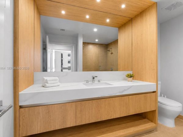11 NE 6th St , Unit 1712, Miami, FL 33132