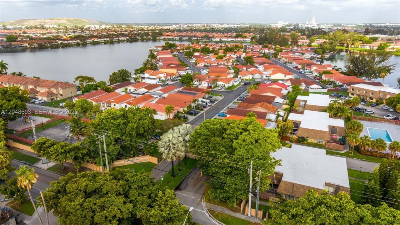 2610 W 65th St , Unit 2610, Hialeah, FL 33016 Photo