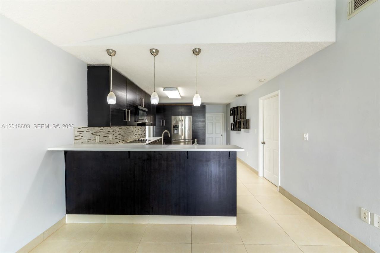 2610 W 65th St , Unit 2610, Hialeah, FL 33016 Photo