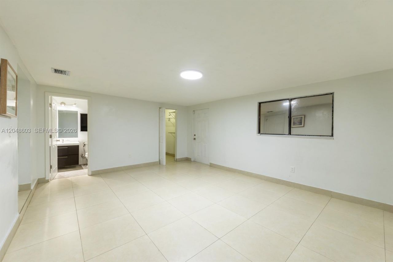 2610 W 65th St , Unit 2610, Hialeah, FL 33016 Photo