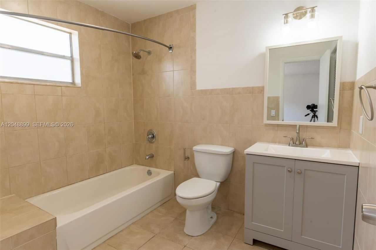 329 SE 2nd St , Hallandale Beach, FL 33009 Photo