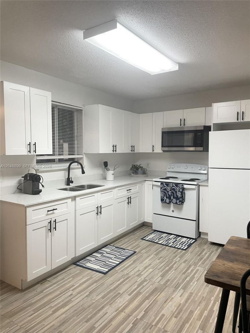 329 SE 2nd St , Hallandale Beach, FL 33009 Photo
