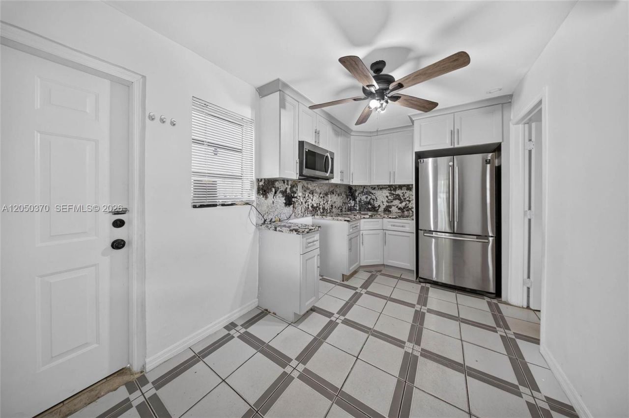 6161 E 4th Ave, Hialeah, FL 33013 Photo