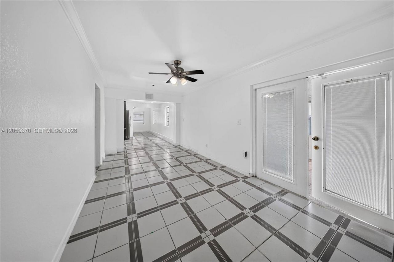 6161 E 4th Ave, Hialeah, FL 33013 Photo