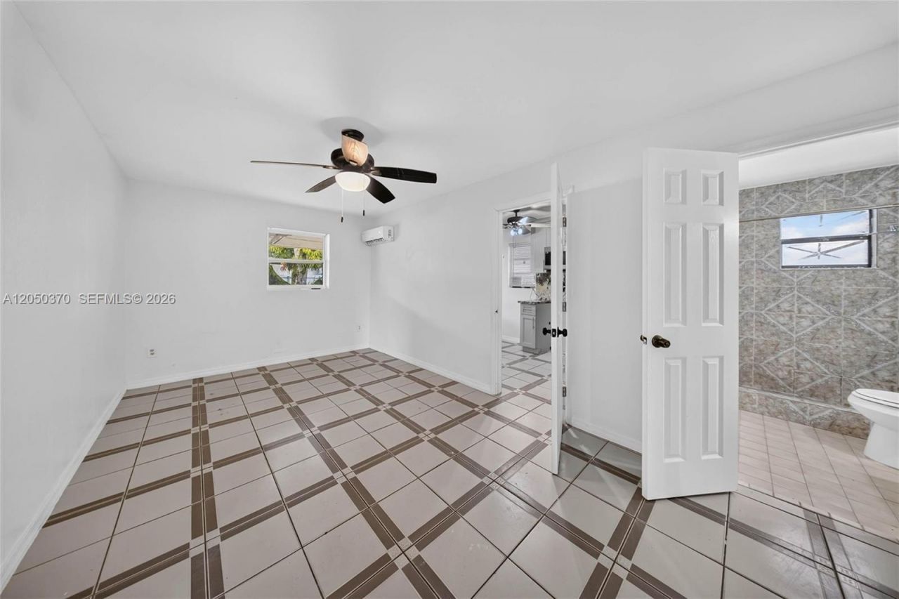 6161 E 4th Ave, Hialeah, FL 33013 Photo