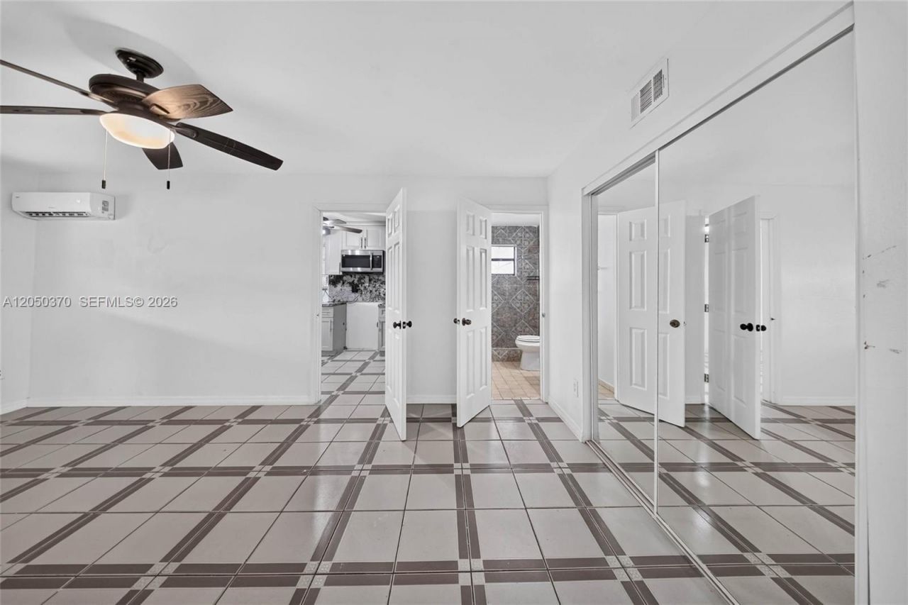 6161 E 4th Ave, Hialeah, FL 33013 Photo
