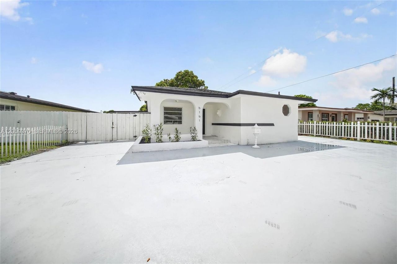 6161 E 4th Ave, Hialeah, FL 33013 Photo