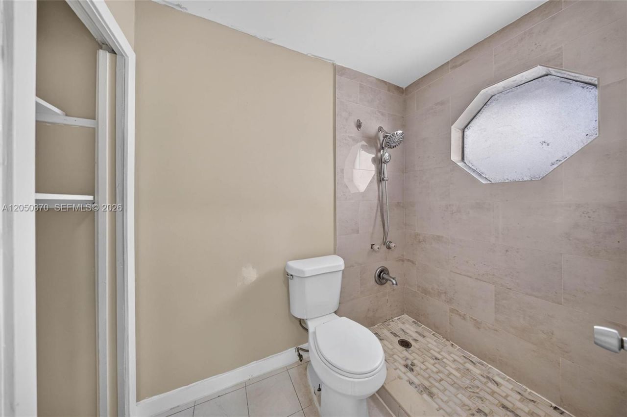 6161 E 4th Ave, Hialeah, FL 33013 Photo
