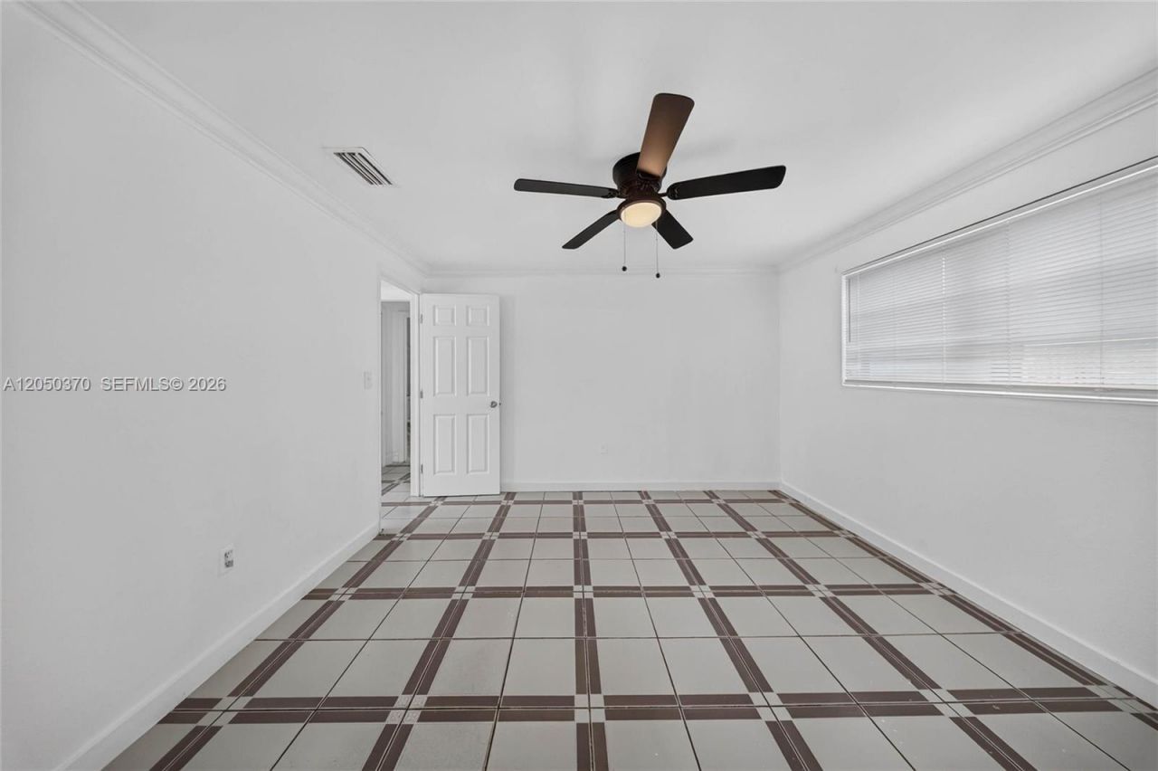 6161 E 4th Ave, Hialeah, FL 33013 Photo