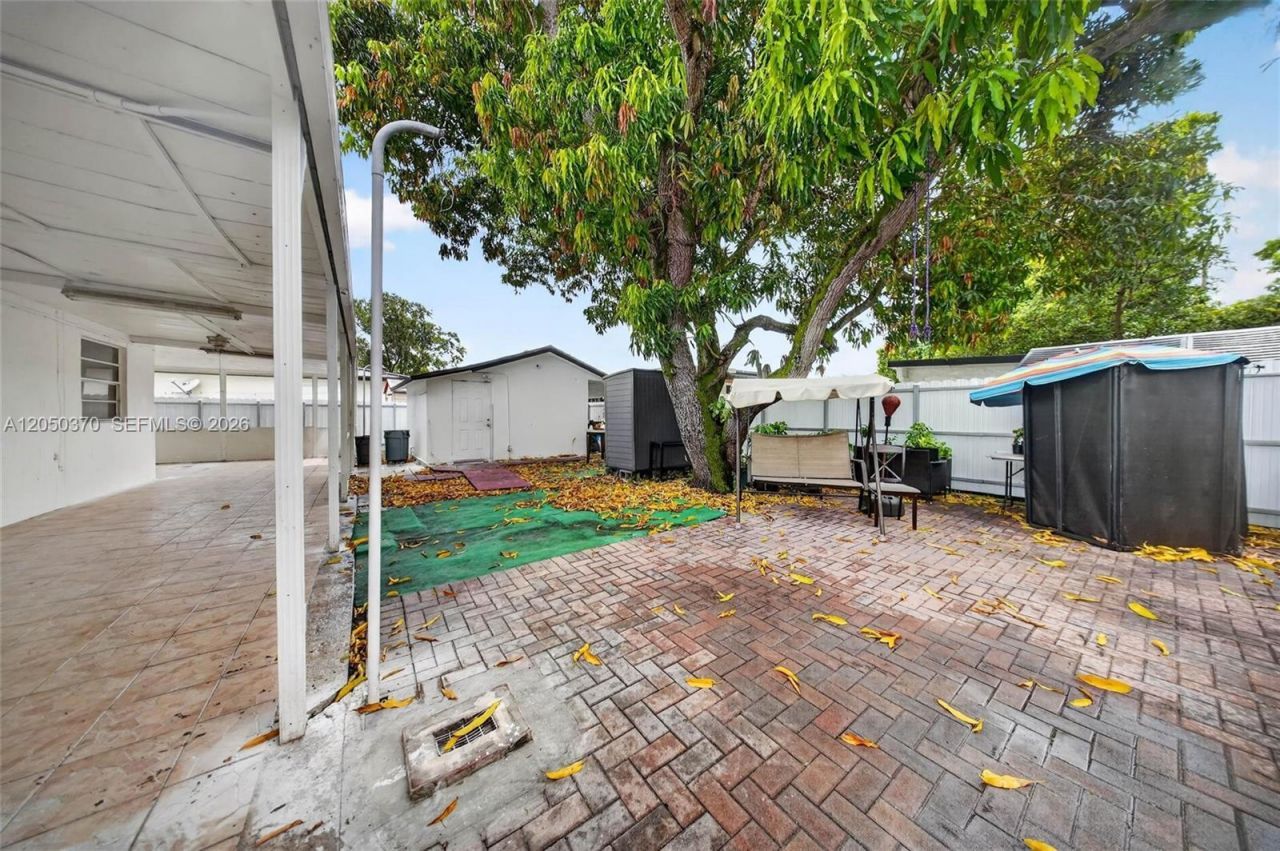 6161 E 4th Ave, Hialeah, FL 33013 Photo