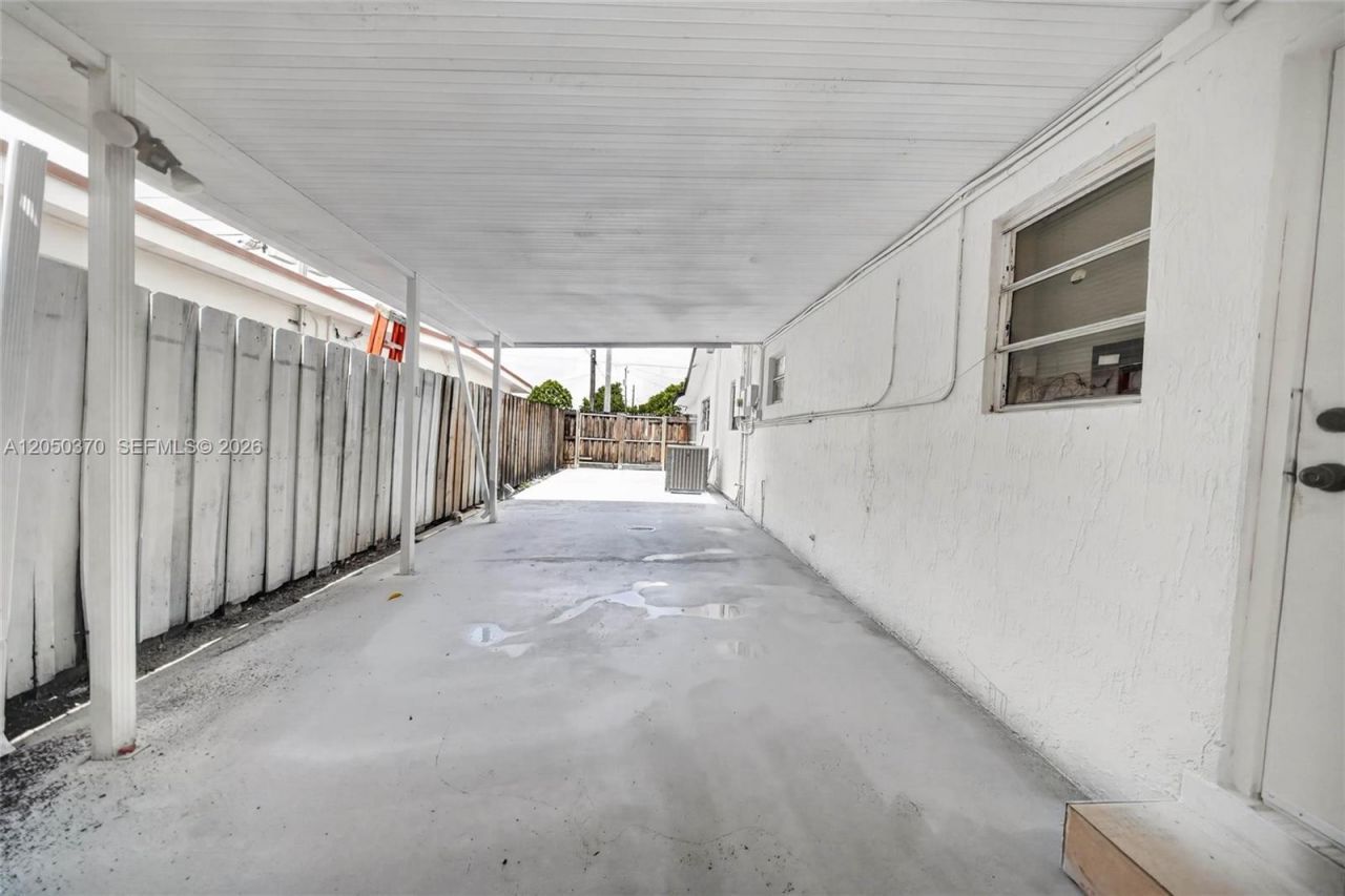 6161 E 4th Ave, Hialeah, FL 33013 Photo