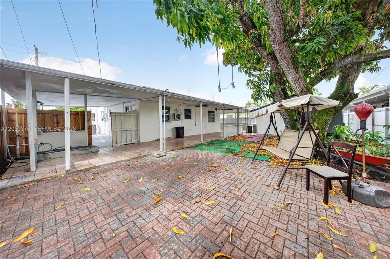 6161 E 4th Ave, Hialeah, FL 33013 Photo