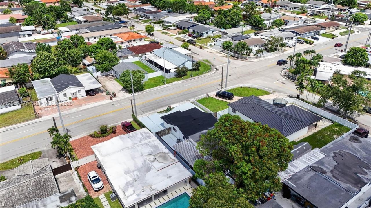 6161 E 4th Ave, Hialeah, FL 33013 Photo