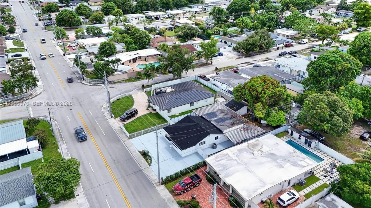 6161 E 4th Ave, Hialeah, FL 33013 Photo
