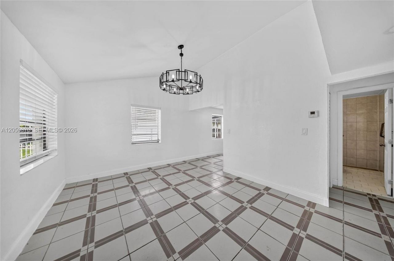 6161 E 4th Ave, Hialeah, FL 33013 Photo
