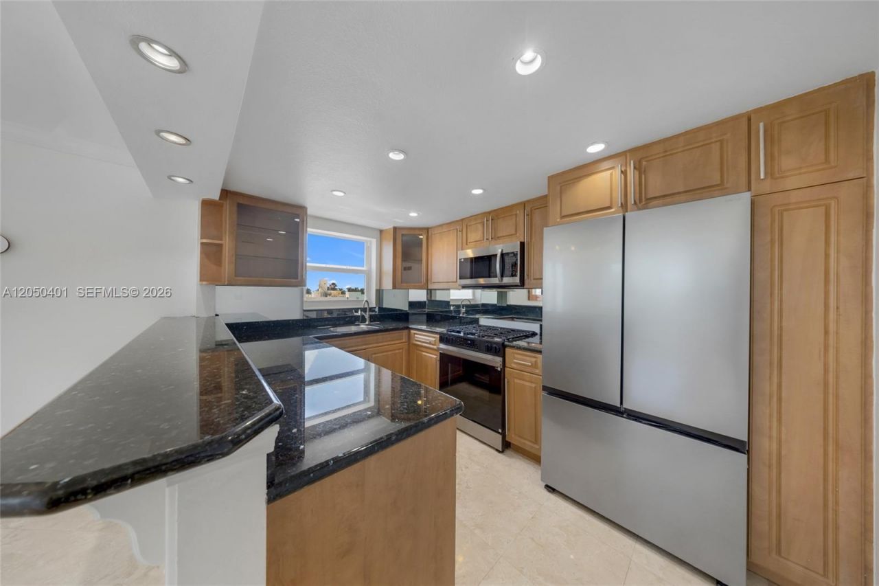 720 Collins Av, Unit 603, Miami Beach, FL 33139 Photo