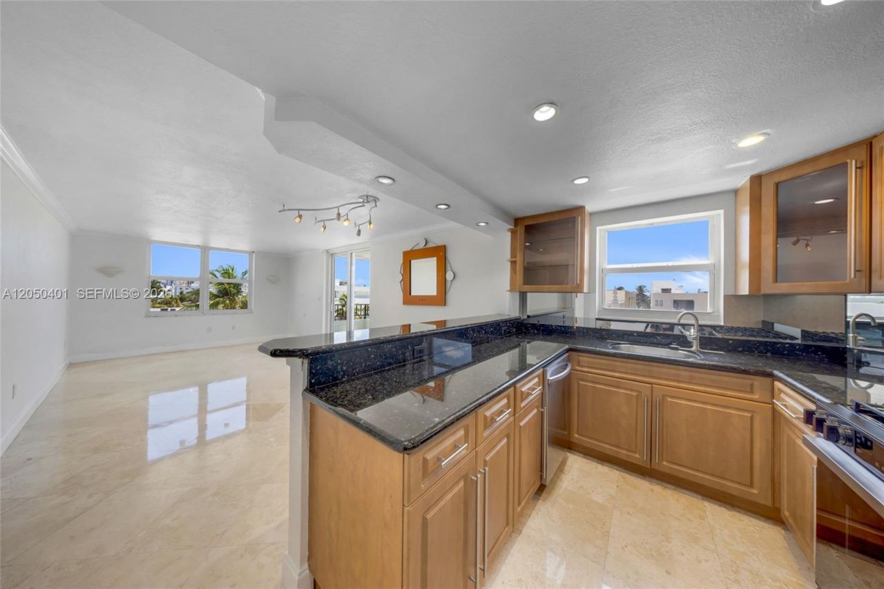 720 Collins Av, Unit 603, Miami Beach, FL 33139 Photo