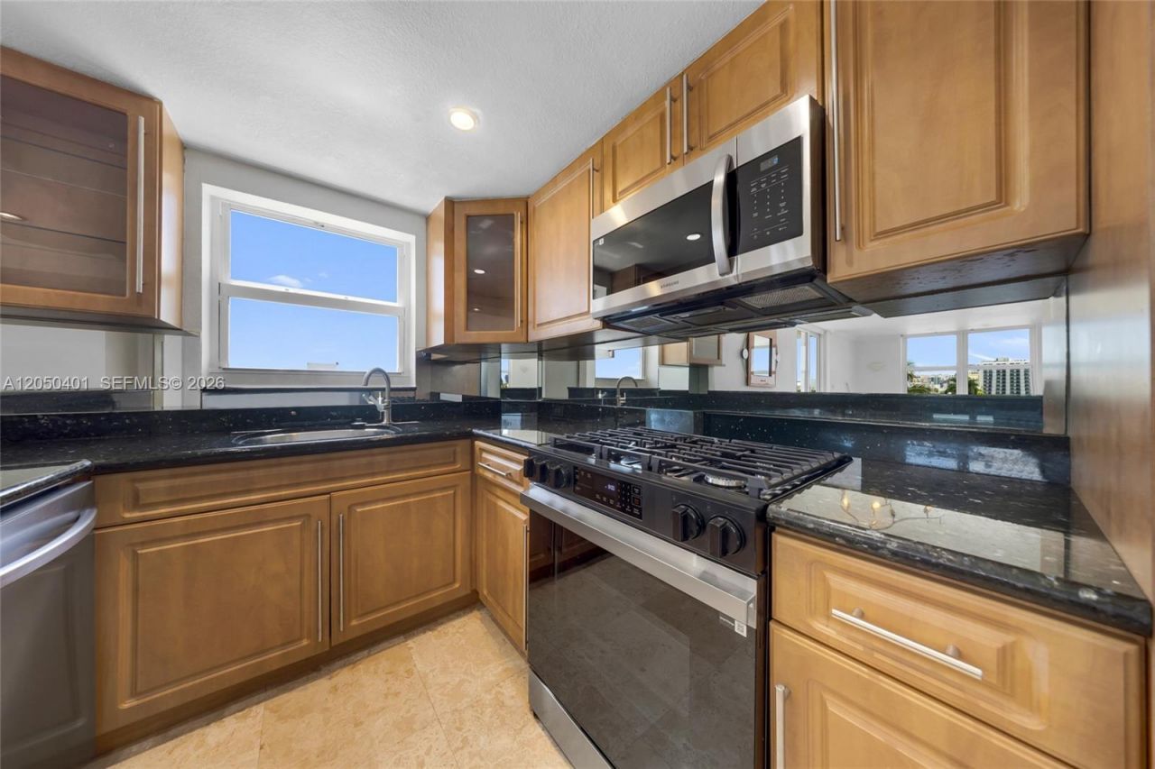 720 Collins Av, Unit 603, Miami Beach, FL 33139 Photo
