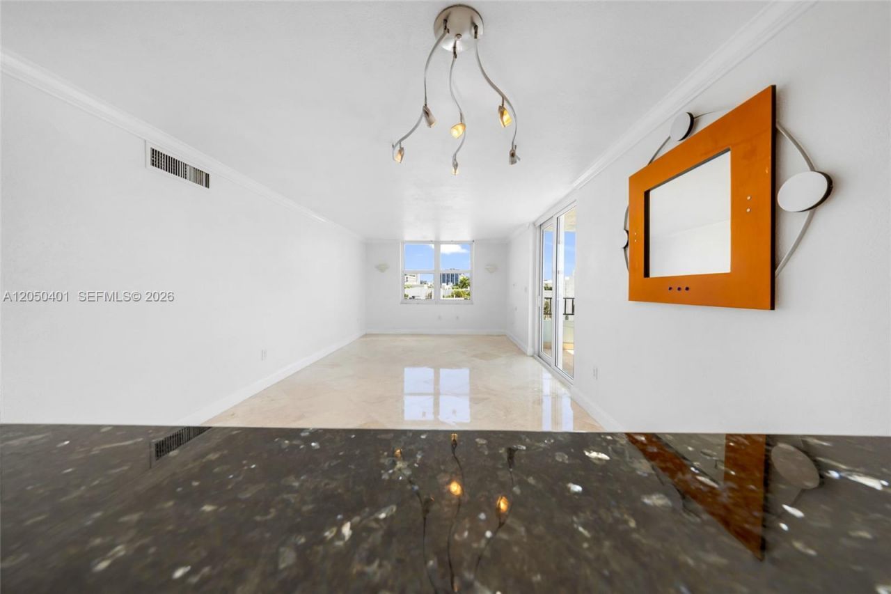 720 Collins Av, Unit 603, Miami Beach, FL 33139 Photo