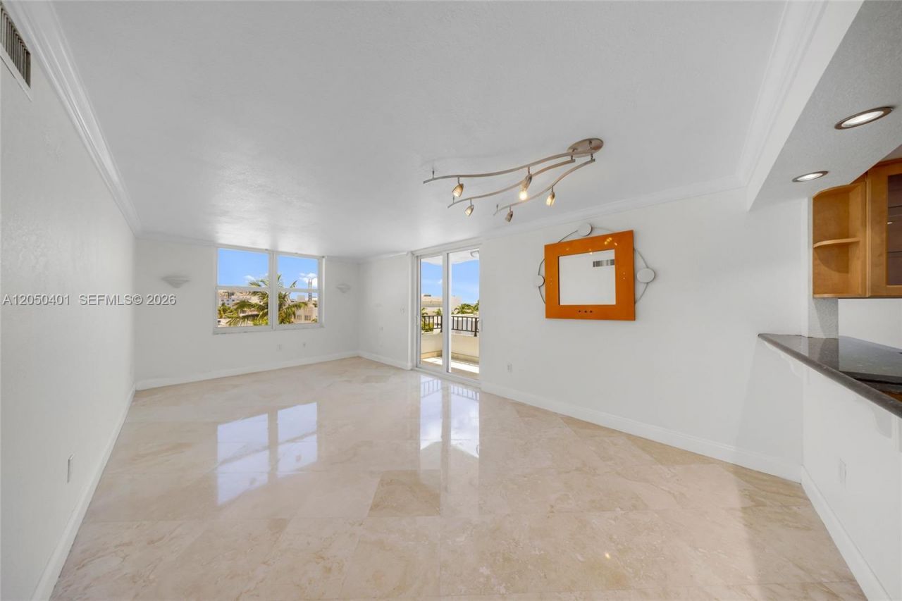 720 Collins Av, Unit 603, Miami Beach, FL 33139 Photo