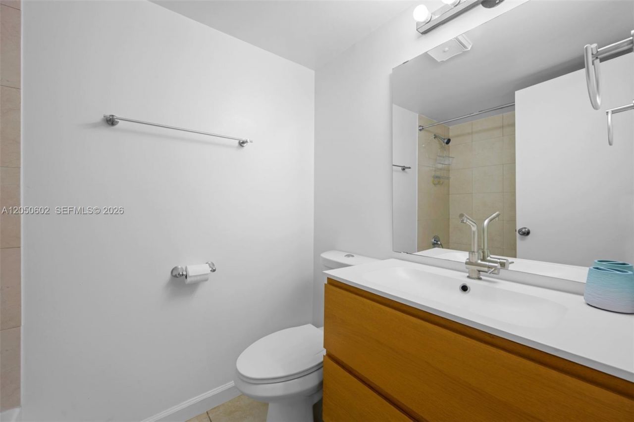 1951 Atlantic Shores Blvd , Unit 23, Hallandale Beach, FL 33009 Photo
