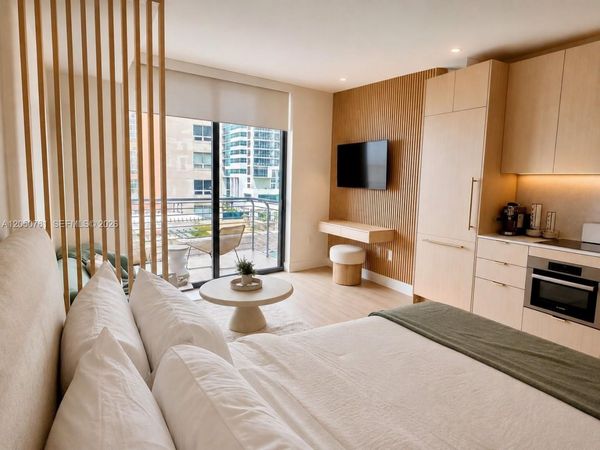 90 NE 32 , Unit 713, Miami, FL 33137