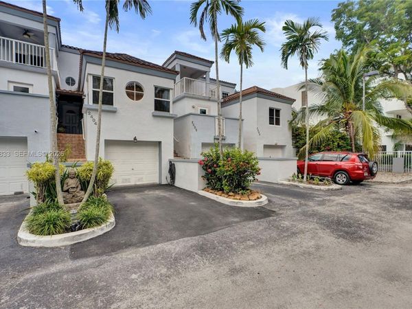 2404 NE 135th St, Unit 2404, North Miami, FL 33181