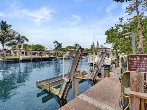 2404 NE 135th St, Unit 2404, North Miami, FL 33181
