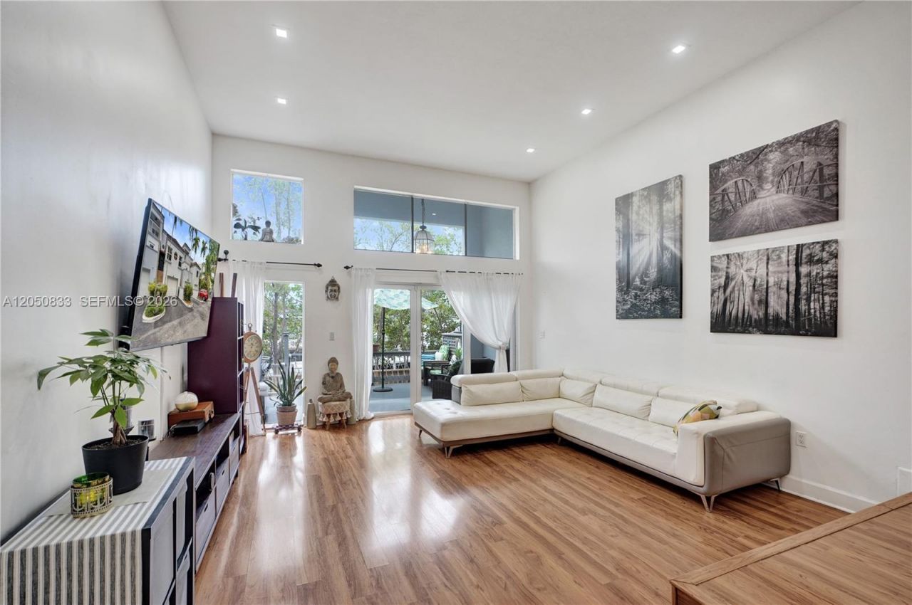 2404 NE 135th St, Unit 2404, North Miami, FL 33181 Photo