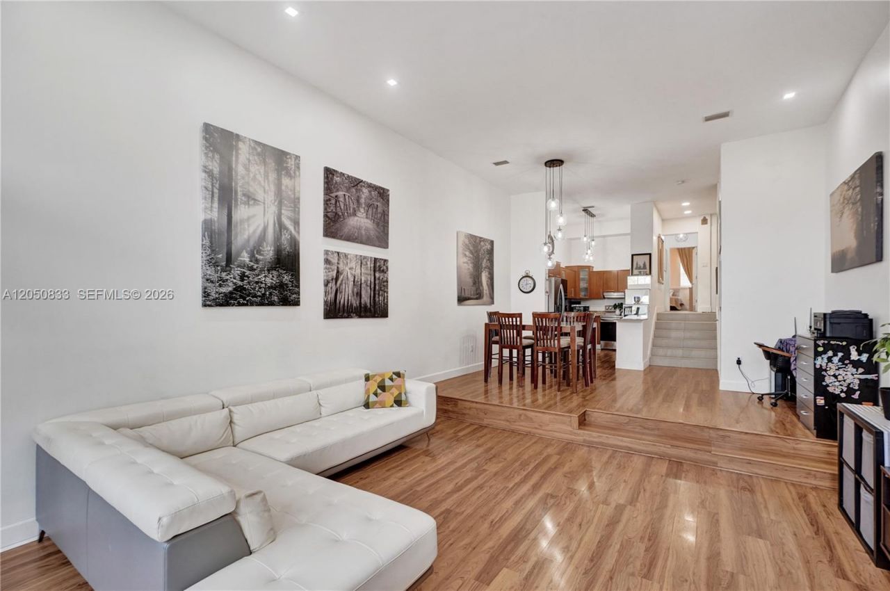 2404 NE 135th St, Unit 2404, North Miami, FL 33181 Photo