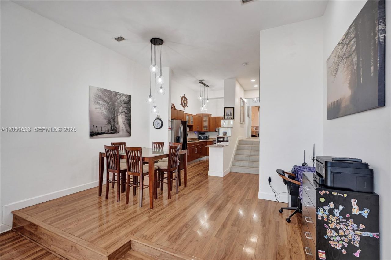 2404 NE 135th St, Unit 2404, North Miami, FL 33181 Photo