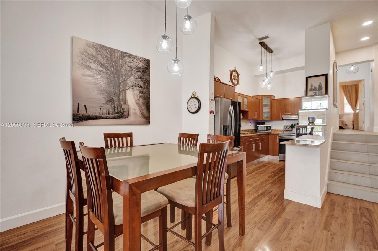 2404 NE 135th St, Unit 2404, North Miami, FL 33181 Photo