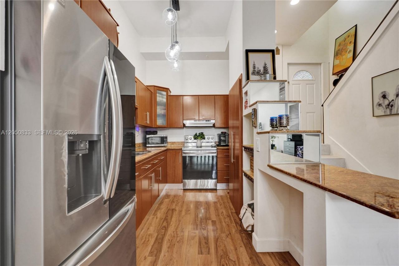 2404 NE 135th St, Unit 2404, North Miami, FL 33181 Photo