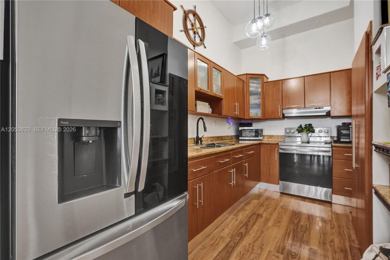 2404 NE 135th St, Unit 2404, North Miami, FL 33181 Photo