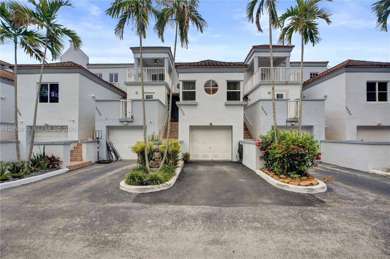 2404 NE 135th St, Unit 2404, North Miami, FL 33181 Photo
