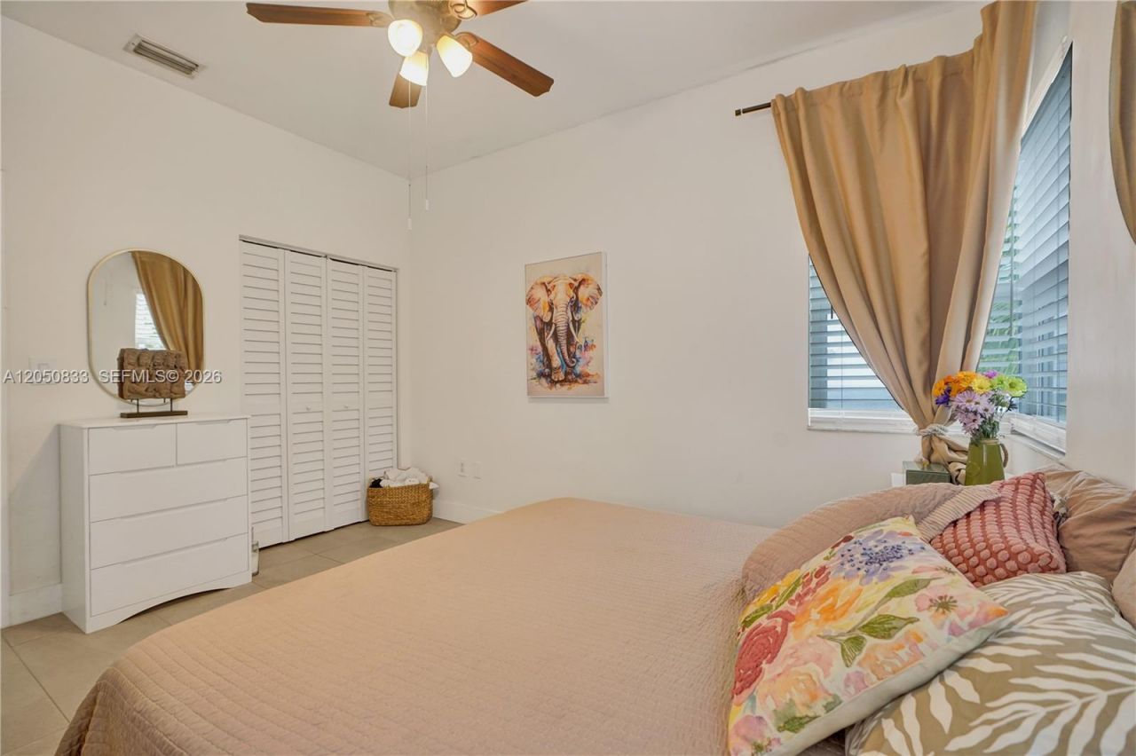 2404 NE 135th St, Unit 2404, North Miami, FL 33181 Photo