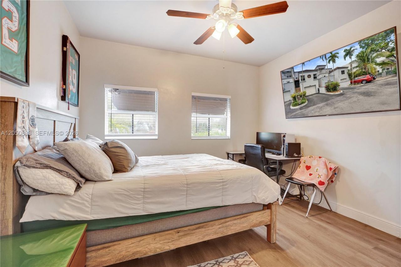 2404 NE 135th St, Unit 2404, North Miami, FL 33181 Photo