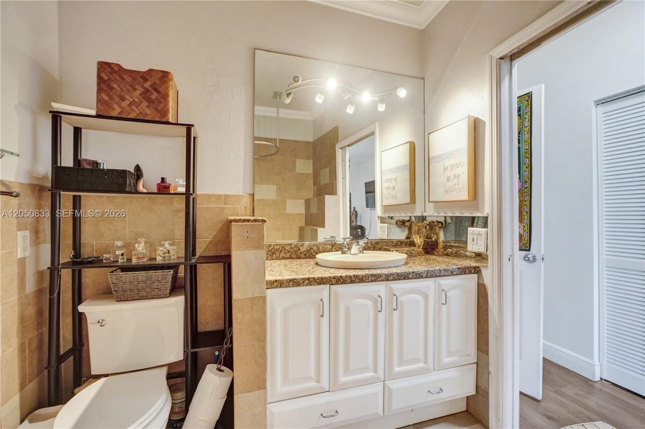 2404 NE 135th St, Unit 2404, North Miami, FL 33181 Photo