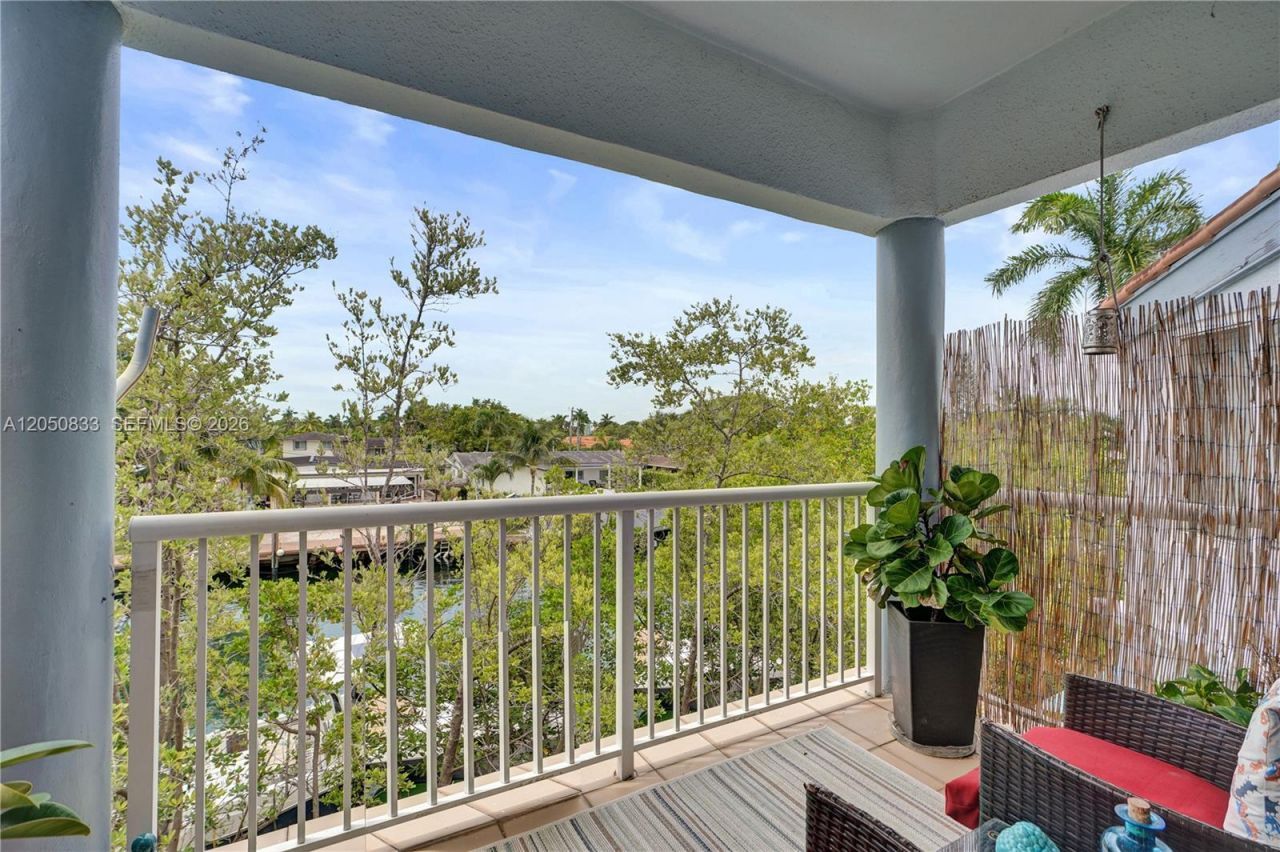 2404 NE 135th St, Unit 2404, North Miami, FL 33181 Photo