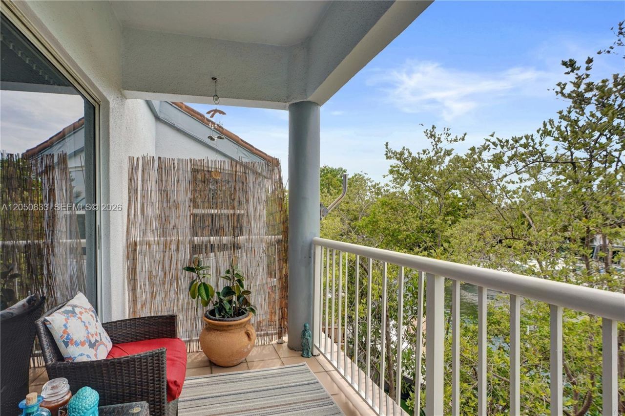 2404 NE 135th St, Unit 2404, North Miami, FL 33181 Photo