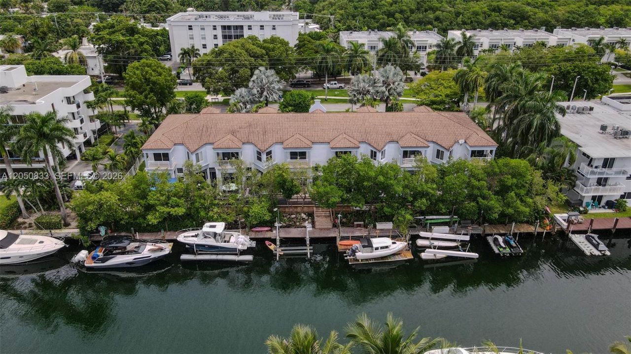 2404 NE 135th St, Unit 2404, North Miami, FL 33181 Photo
